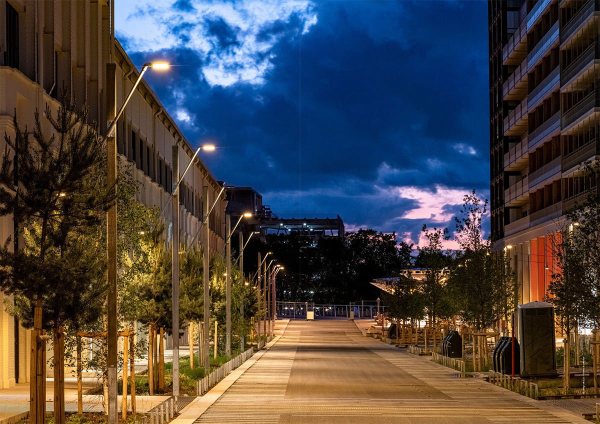 Village olympique photographie nocturne - éclairage urbain et architectural - pages 30-31 - extrait du cahier de prescriptions, Vincent Laganier © LZL Services